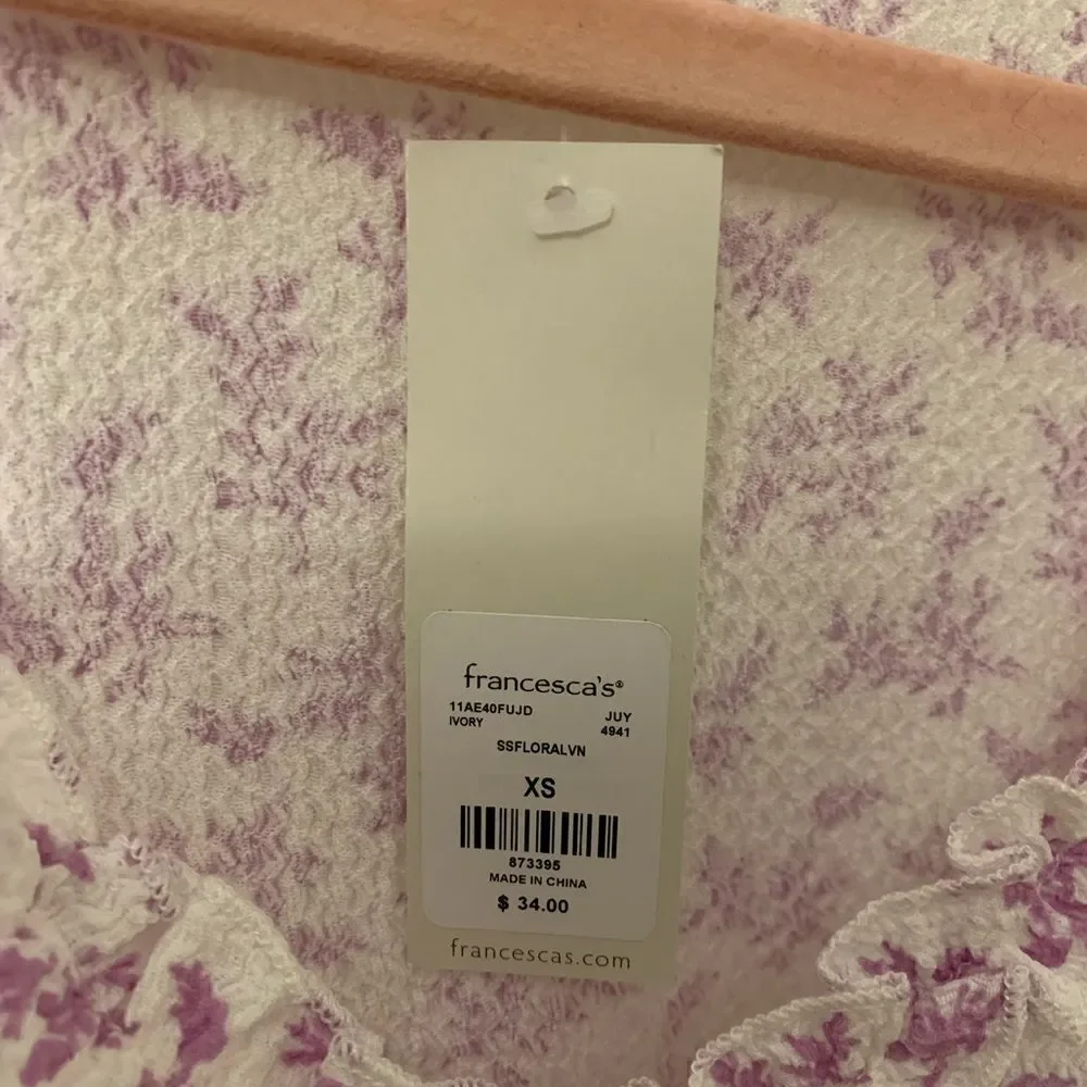 Francesca’s NWT purple Andrea floral puff sleeve blouse Size XS